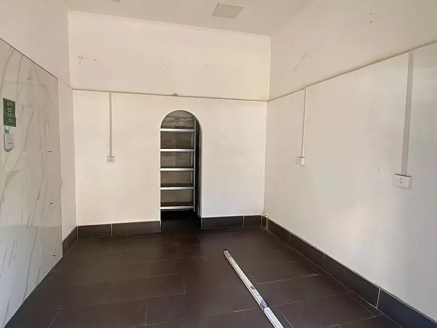 locale commerciale in affitto a Napoli