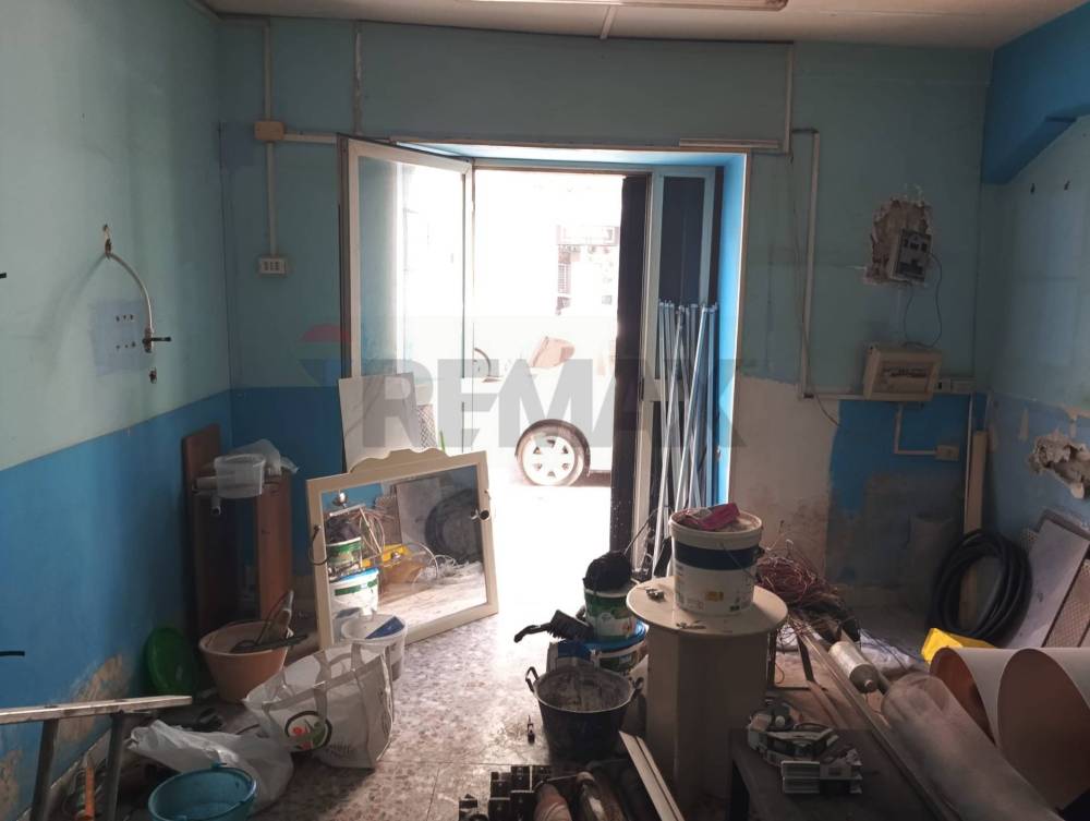 negozio in affitto a Napoli