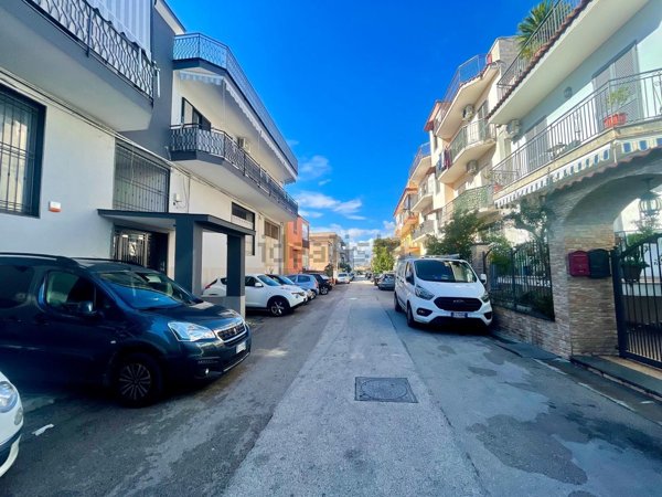 ufficio in affitto a Napoli in zona Ponticelli