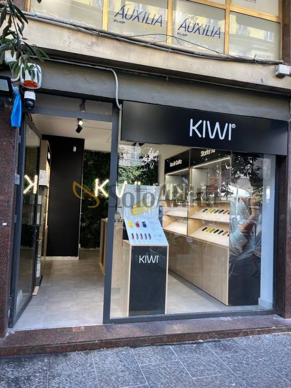 negozio in affitto a Napoli in zona Porto