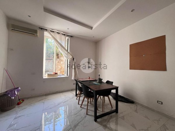 appartamento in affitto a Napoli in zona San Carlo all'Arena