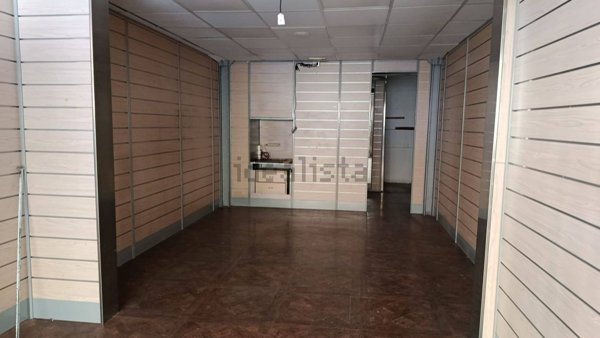 negozio in affitto a Napoli in zona Soccavo