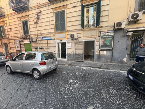 locale commerciale in affitto a Napoli in zona Vomero