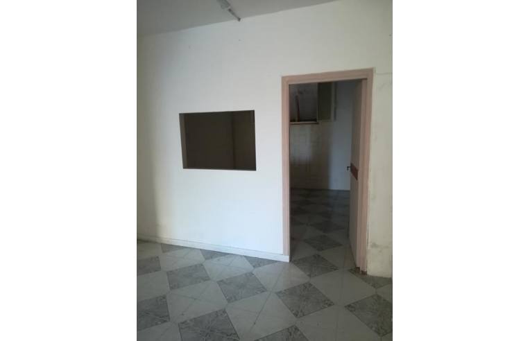 locale commerciale in affitto a Napoli in zona Camaldoli