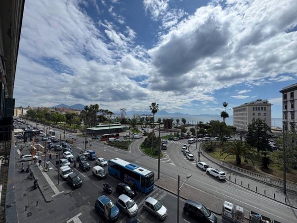 appartamento in affitto a Napoli in zona Chiaia