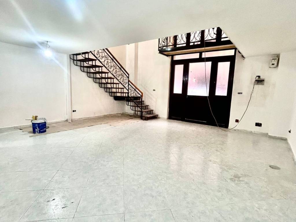 negozio in affitto a Napoli in zona Pianura