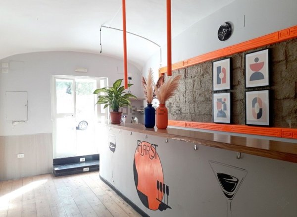 locale commerciale in affitto a Napoli in zona Vomero