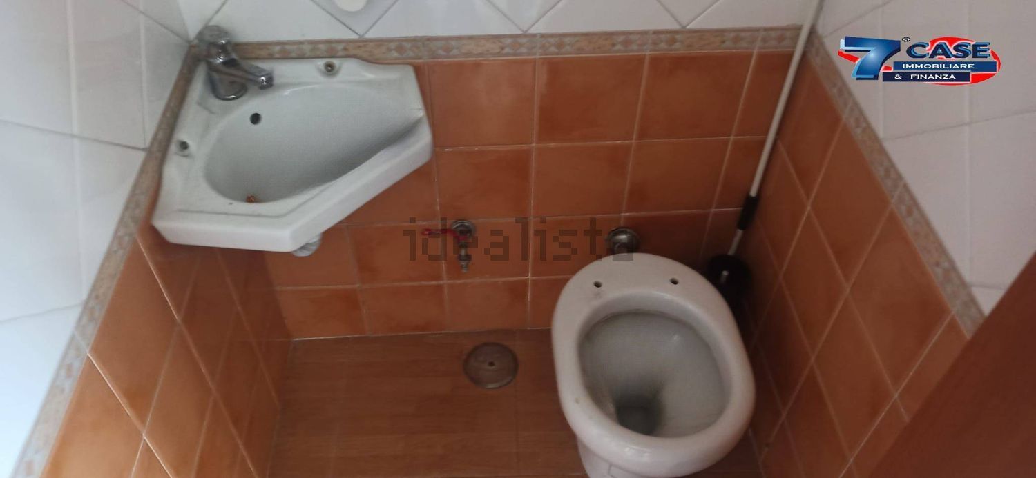 locale commerciale in affitto a Napoli in zona Pianura