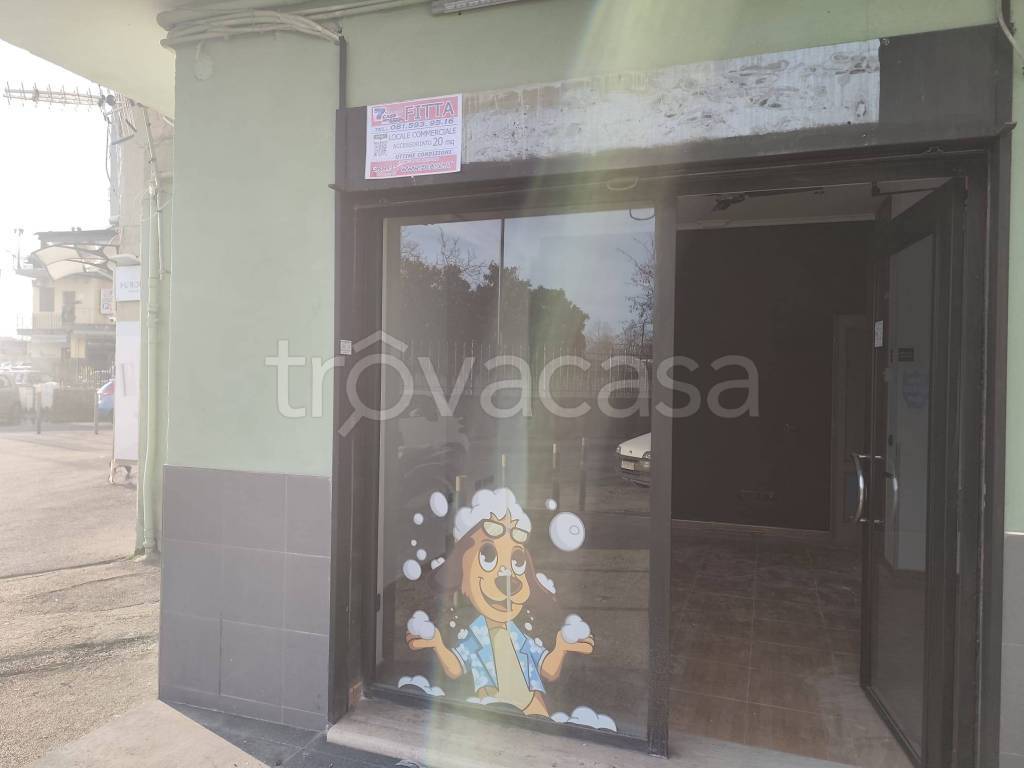 negozio in affitto a Napoli in zona Pianura