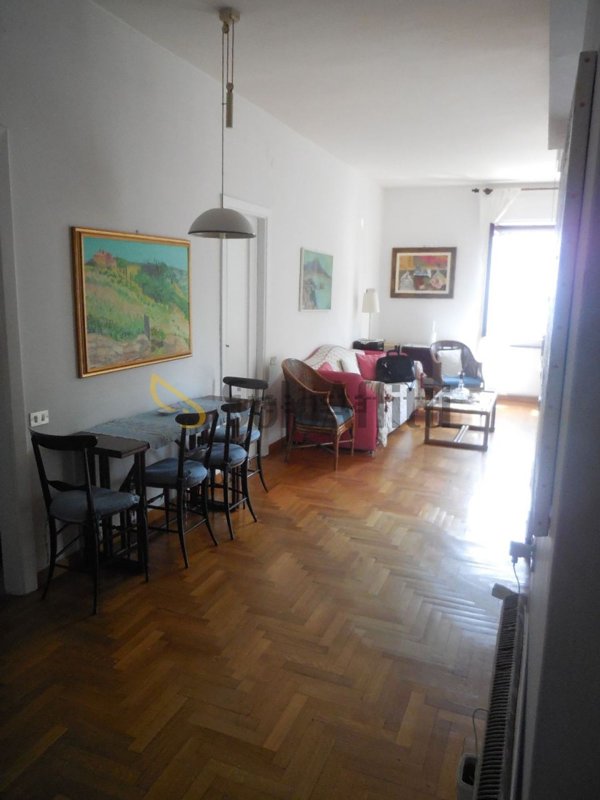 appartamento in affitto a Napoli in zona Chiaia