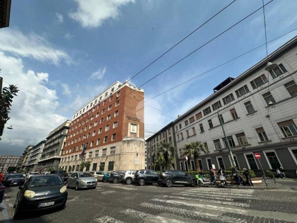 negozio in affitto a Napoli