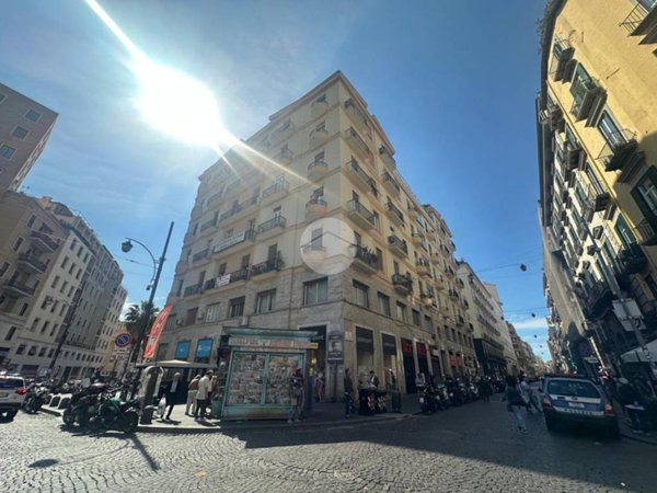 negozio in affitto a Napoli