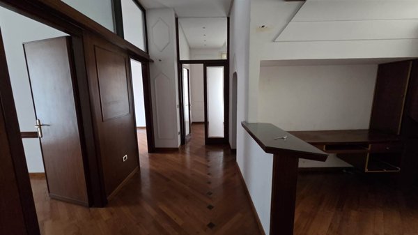 ufficio in affitto a Napoli in zona Chiaia