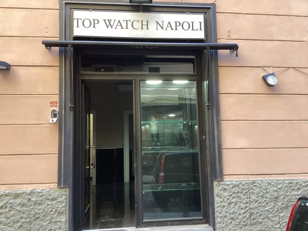 negozio in affitto a Napoli