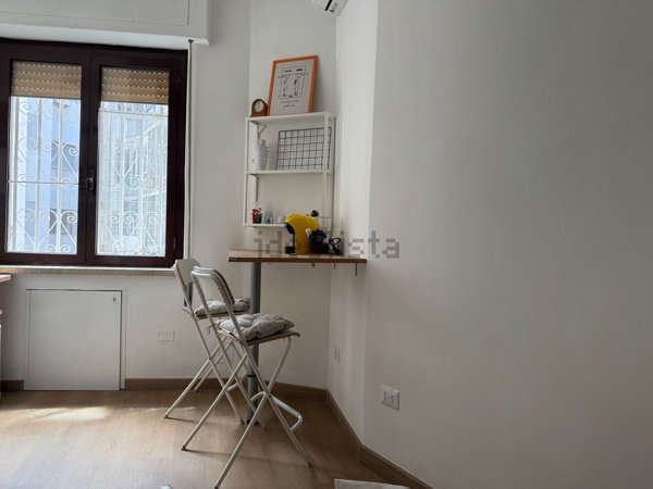 monolocale in affitto a Napoli in zona Porto