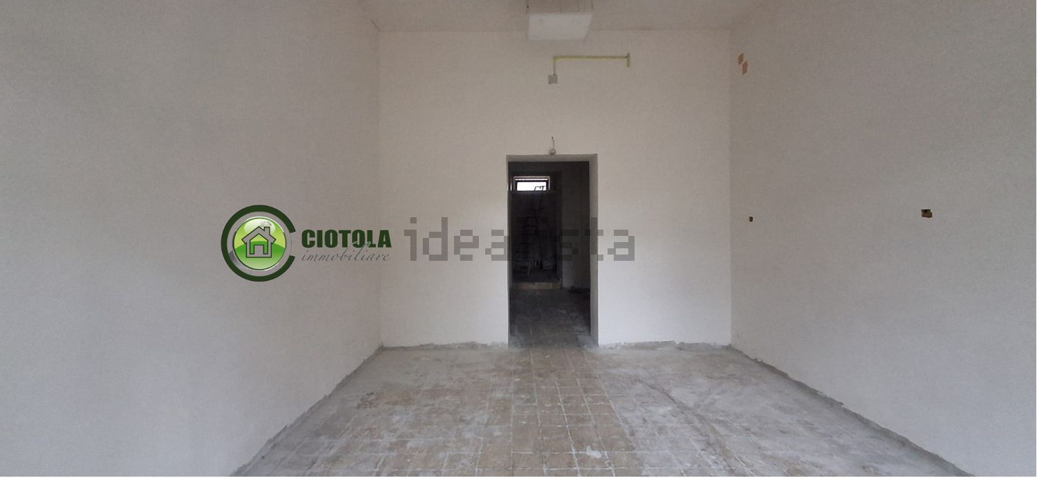 locale commerciale in affitto a Napoli in zona Soccavo