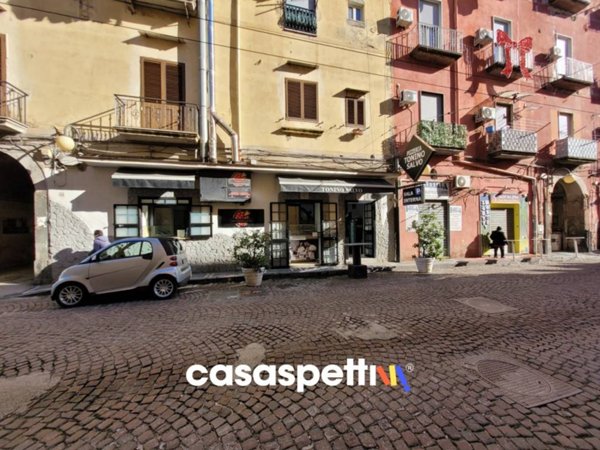 negozio in affitto a Napoli in zona San Giovanni a Teduccio