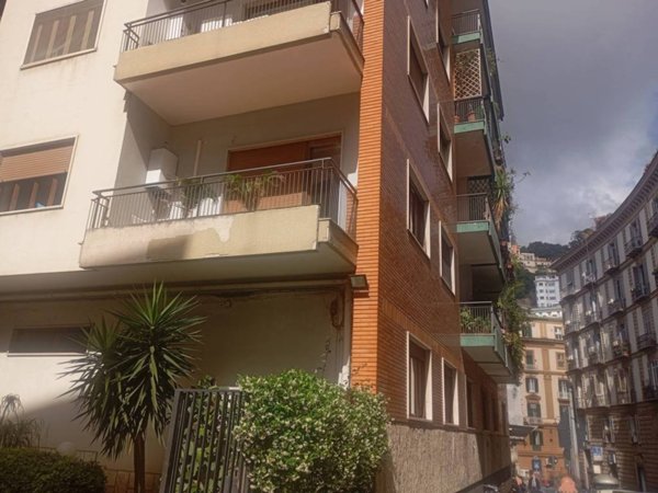 appartamento in affitto a Napoli in zona Chiaia