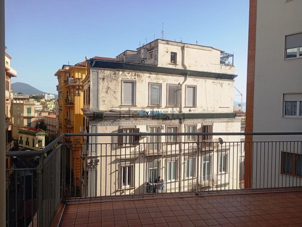 appartamento in affitto a Napoli in zona Chiaia
