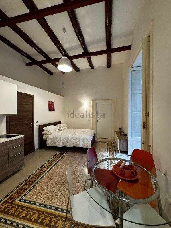 appartamento in affitto a Napoli in zona Chiaia