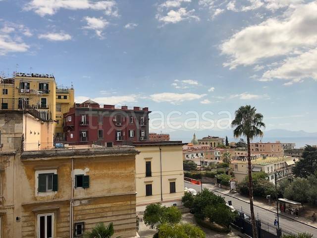 appartamento in affitto a Napoli in zona Chiaia