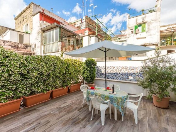 appartamento in affitto a Napoli in zona Stella