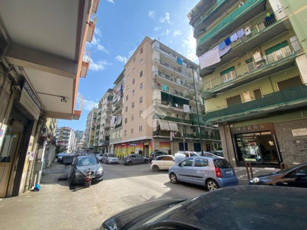 negozio in affitto a Napoli in zona Bagnoli