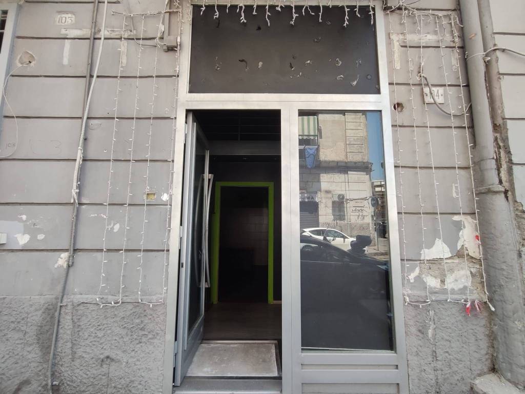 negozio in affitto a Napoli in zona Vicaria