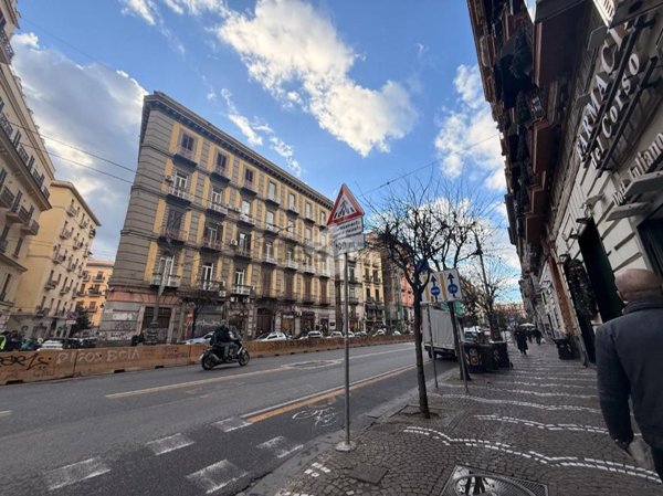 locale commerciale in affitto a Napoli in zona Mercato