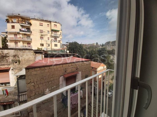 appartamento in affitto a Napoli in zona Stella