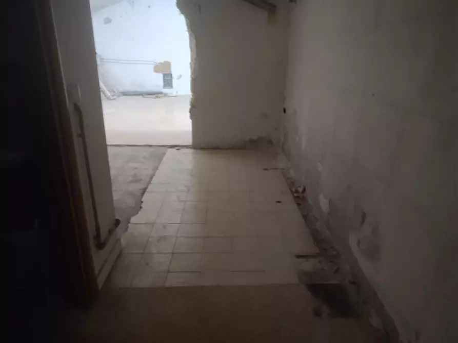 locale commerciale in affitto a Napoli