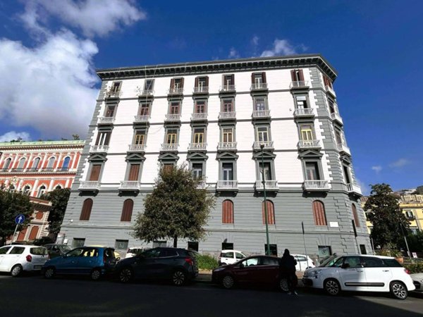 appartamento in affitto a Napoli in zona Chiaia