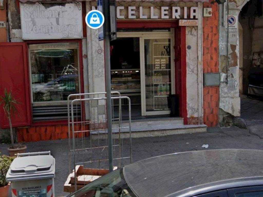 negozio in affitto a Napoli in zona Scampia