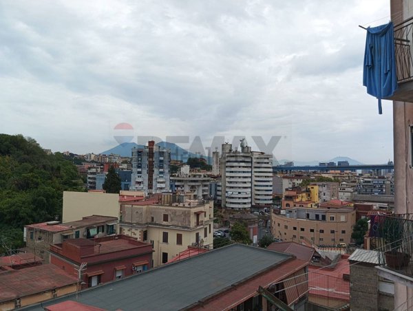 appartamento in affitto a Napoli in zona San Carlo all'Arena