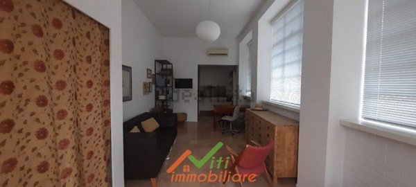 appartamento in affitto a Napoli in zona San Carlo all'Arena