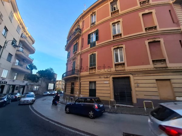 appartamento in affitto a Napoli in zona Chiaia
