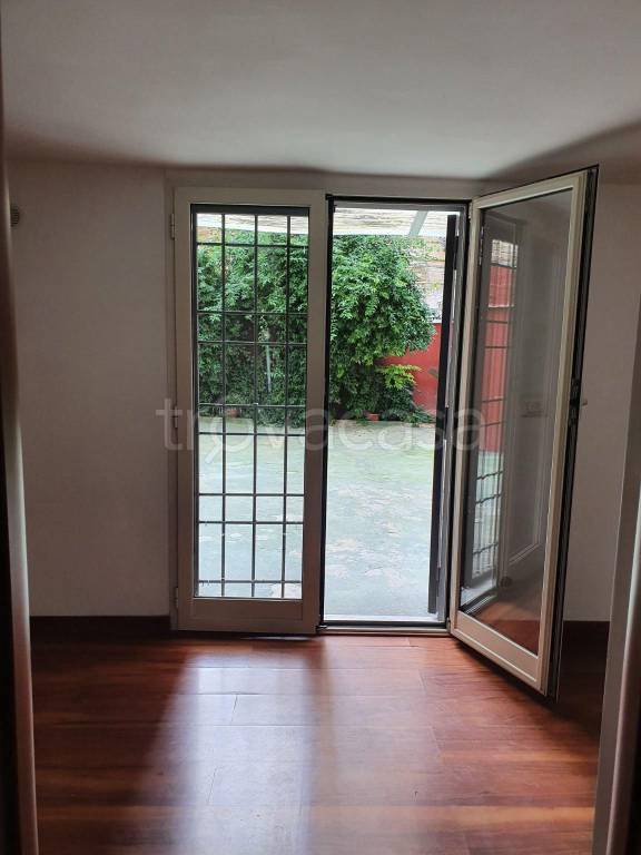 appartamento in affitto a Napoli in zona Chiaia