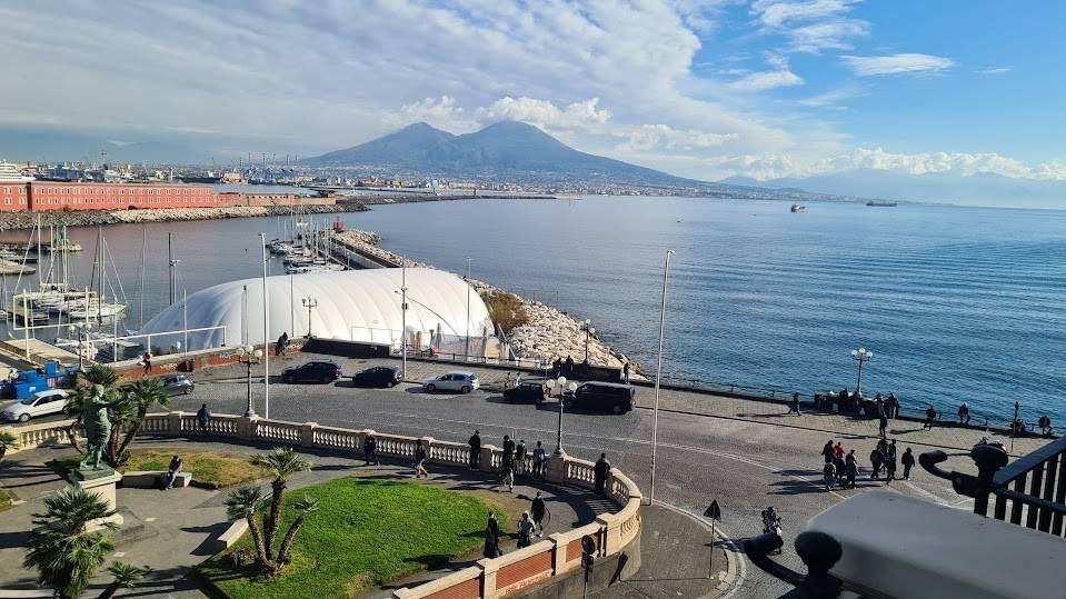 appartamento in affitto a Napoli in zona Chiaia