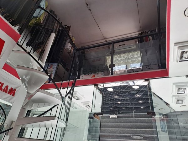 locale commerciale in affitto a Napoli in zona Capodimonte / Colli Aminei