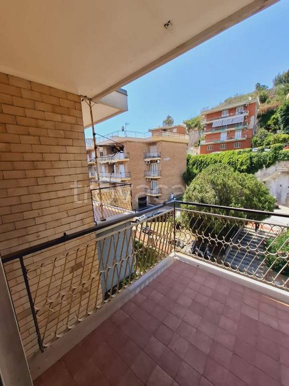 appartamento in affitto a Napoli in zona Bagnoli