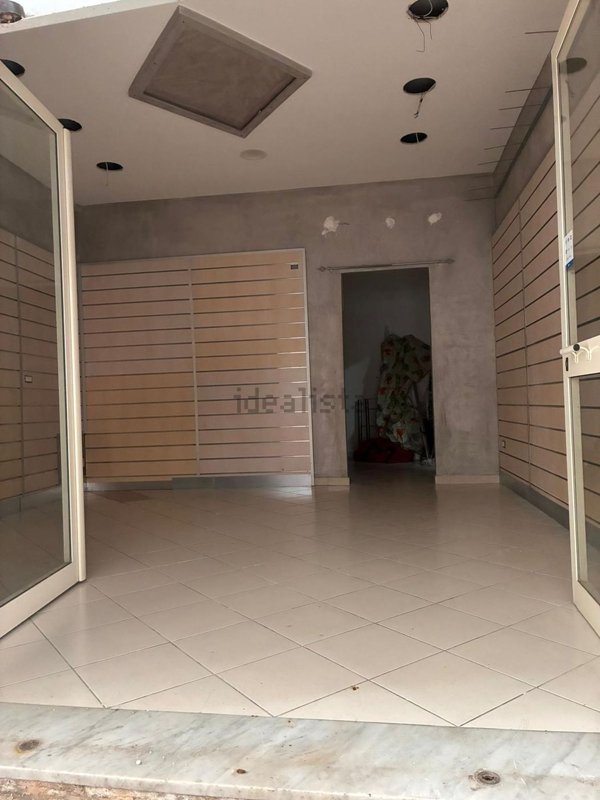locale commerciale in affitto a Napoli in zona Pianura