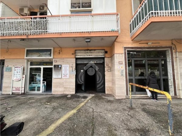 locale commerciale in affitto a Napoli in zona Pianura
