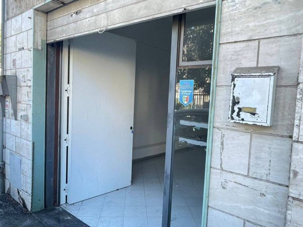 negozio in affitto a Napoli in zona Piscinola