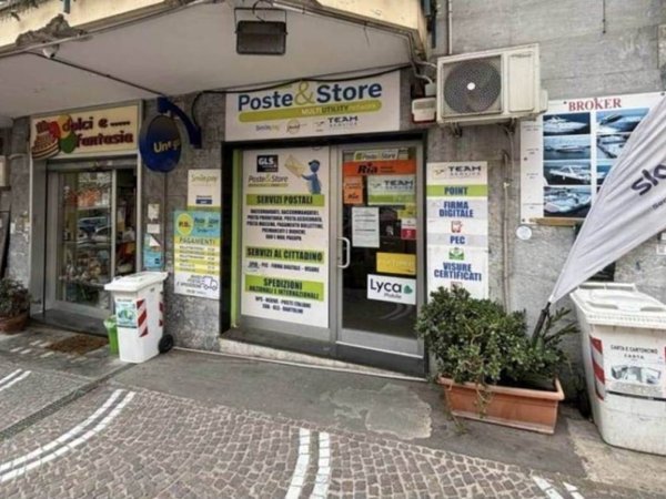 negozio in affitto a Napoli in zona Capodimonte / Colli Aminei