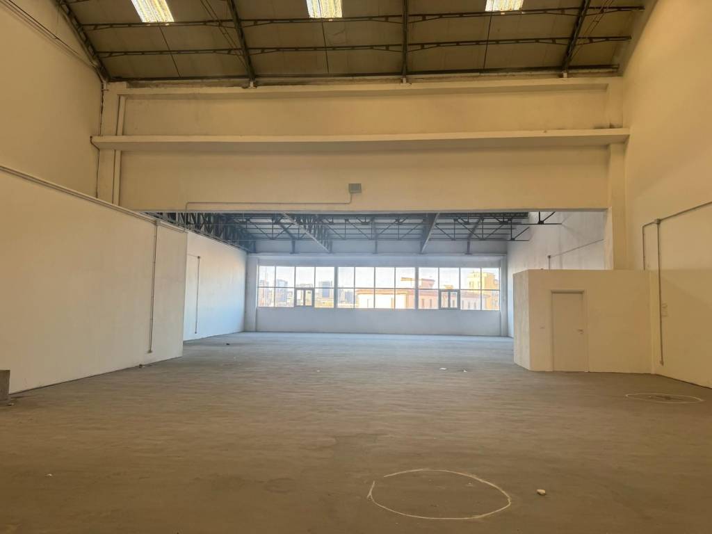 locale commerciale in affitto a Napoli in zona Barra