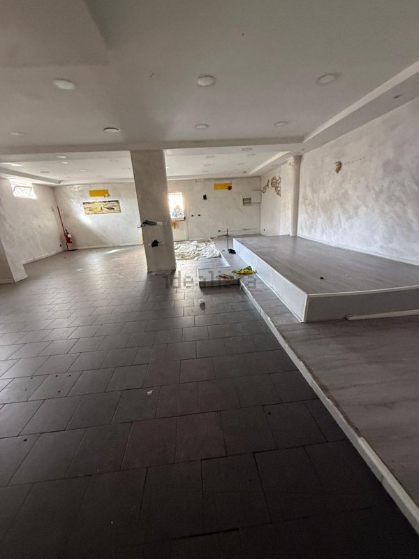 locale commerciale in affitto a Napoli in zona Pianura