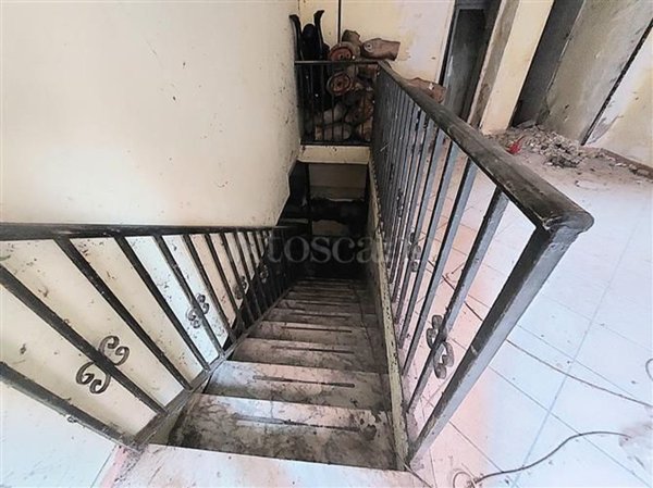 locale commerciale in affitto a Napoli in zona Fuorigrotta