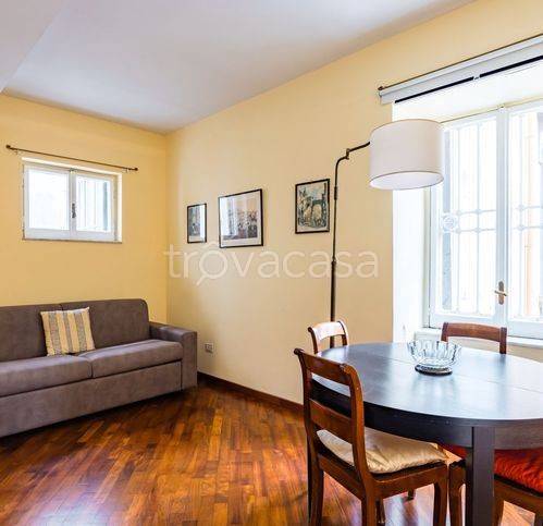 appartamento in affitto a Napoli in zona Chiaia