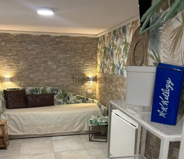 appartamento in affitto a Napoli in zona Chiaia