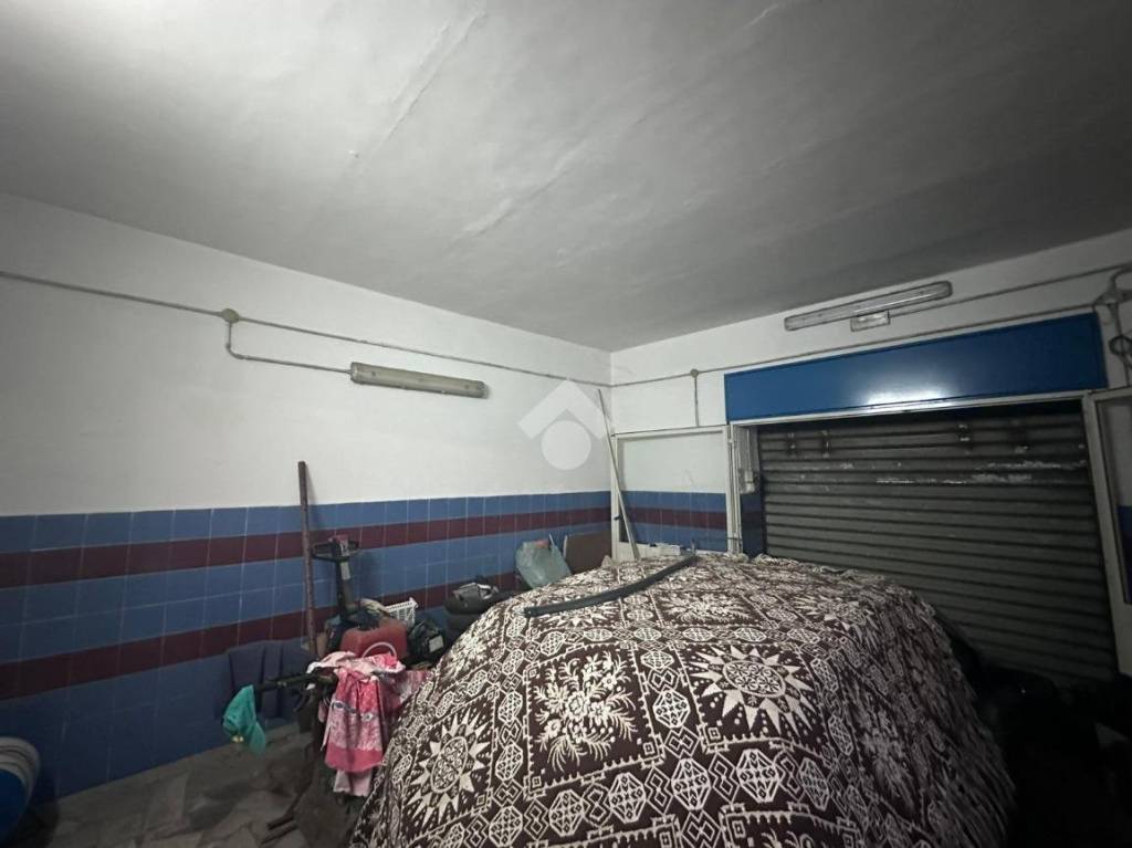 locale di sgombero in affitto a Napoli in zona Secondigliano